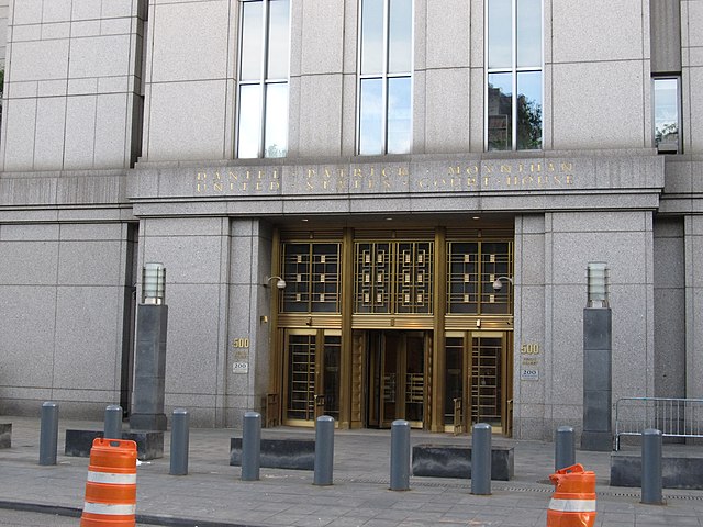 Daniel Patrick Moynihan U.S. Courthouse, Manhattan, New York
Image by Ken Lund