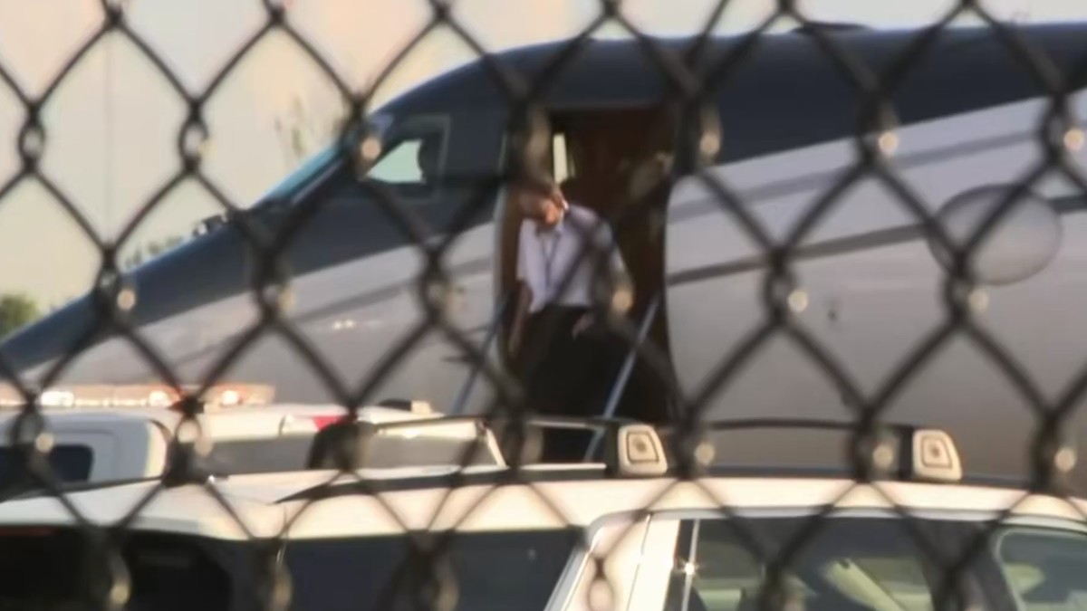 Jet door at Opa-locka Executive Airport as Flávio Bolsonaro and family arrive in Miami